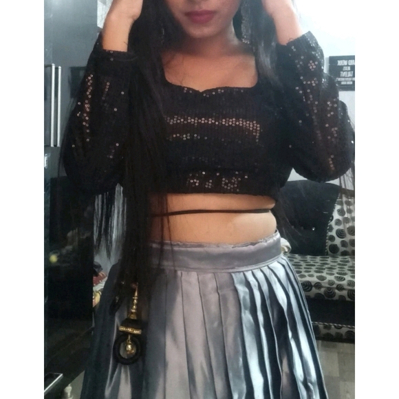 Pleated lehanga & shimmer blouse set - Picture 3 of 5